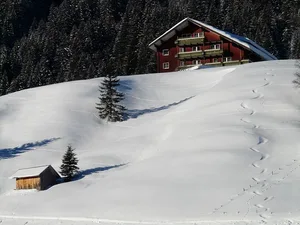Viele Skipisten füren über private Grundstücke. (Symbolbild pixabay)