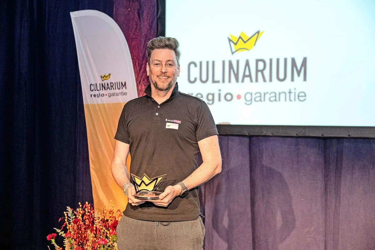 c18882ca5796dabe08f4f21f9bf09d1853f17a7055881e39c16c983ed10894a6 Tom Adler, der Gründer des Start-ups Local Fish, ist Culinarium-König 2026. Er möchte aufzeigen, wie gesund und nachhaltig Fisch sein kann.