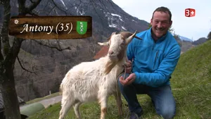 Die drei Kinder von Antony leben bei ihm auf dem Hof. (Bild 3+)