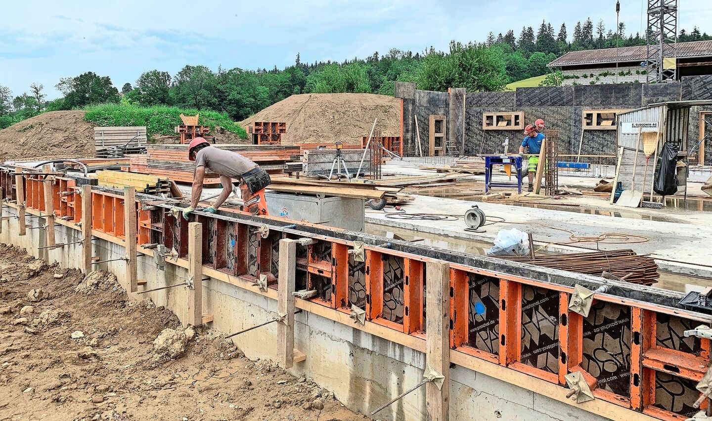 Wenn bauen, dann gleich richtig, sagen sich viele Bauherren. Weil sie befürchten, dass die Vorschriften künftig noch strenger werden.