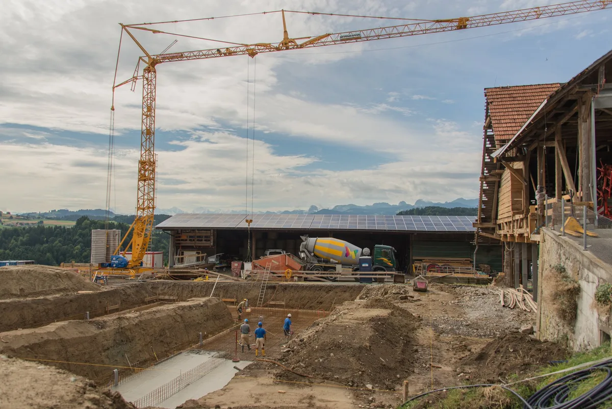 Bei der Stallplanung und dem Stallbau sollten die späteren täglichen Arbeitsabläufe berücksichtigt und möglichst effizient gestaltet werden.
