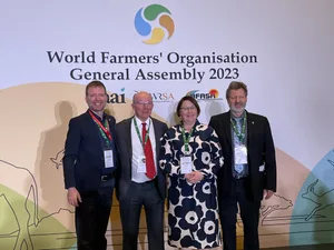 Beat Röösli, Leiter Internationales des Schweizer Bauernverbandes, Arnold Puech d‘Alissac, WFO-Präsident, Kati Partanen, WFO-Vorstandsmitglied für Europa und Fritz Glauser, Vizepräsident des SBV (v.l.).