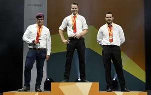 Die besten Obstfachmänner 2022 (v.l.n.r.): Remo Buchmann aus Römerswil (LU), Pascal Roher aus Aesch LU und Aymeric Vouillamoz aus Saxon VS.