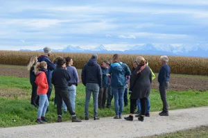 Fritz Sahli war Gastgeber des zweiten Workshops von FarmBioNet. Er führt einen Demeter-Betrieb in Uettligen BE und erzählte etwa von seinem Vorgehen, Kunstwiesen ins Getreide einzusäen.