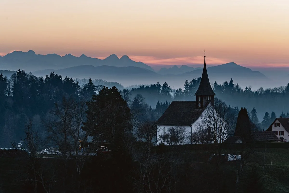 3923f8e911912ea5f3014642735586bec5a97962 Die Sternenberger erhielten kurz nach 1700 eine eigene Kirche. Nicht zuletzt wurde damit verhindert, dass sie im thurgauischen Fischingen den katholischen Gottesdienst besuchten.(Bild Tom Kawara)
