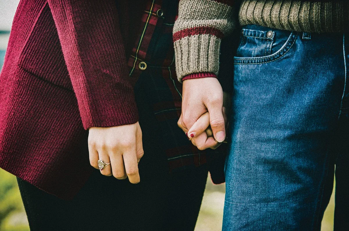 706719b12318e970539fa5d31b0b08e1da2536a6 Hand in Hand durchs Leben, auch unverheiratet: Das ist heute gang und gäbe. Aller Romantik zum Trotz helfen ein Konkubinatsvertrag und andere Dokumente, wenn die rosigen Zeiten einmal vorbei sein sollten. (Bild Pixabay)