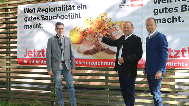 Gerade jetzt könne man gut auf die Herkunft von Lebensmitteln sensibilisieren, findet der Tiroler Bauernbund. (Bild Tiroler Bauernbund)