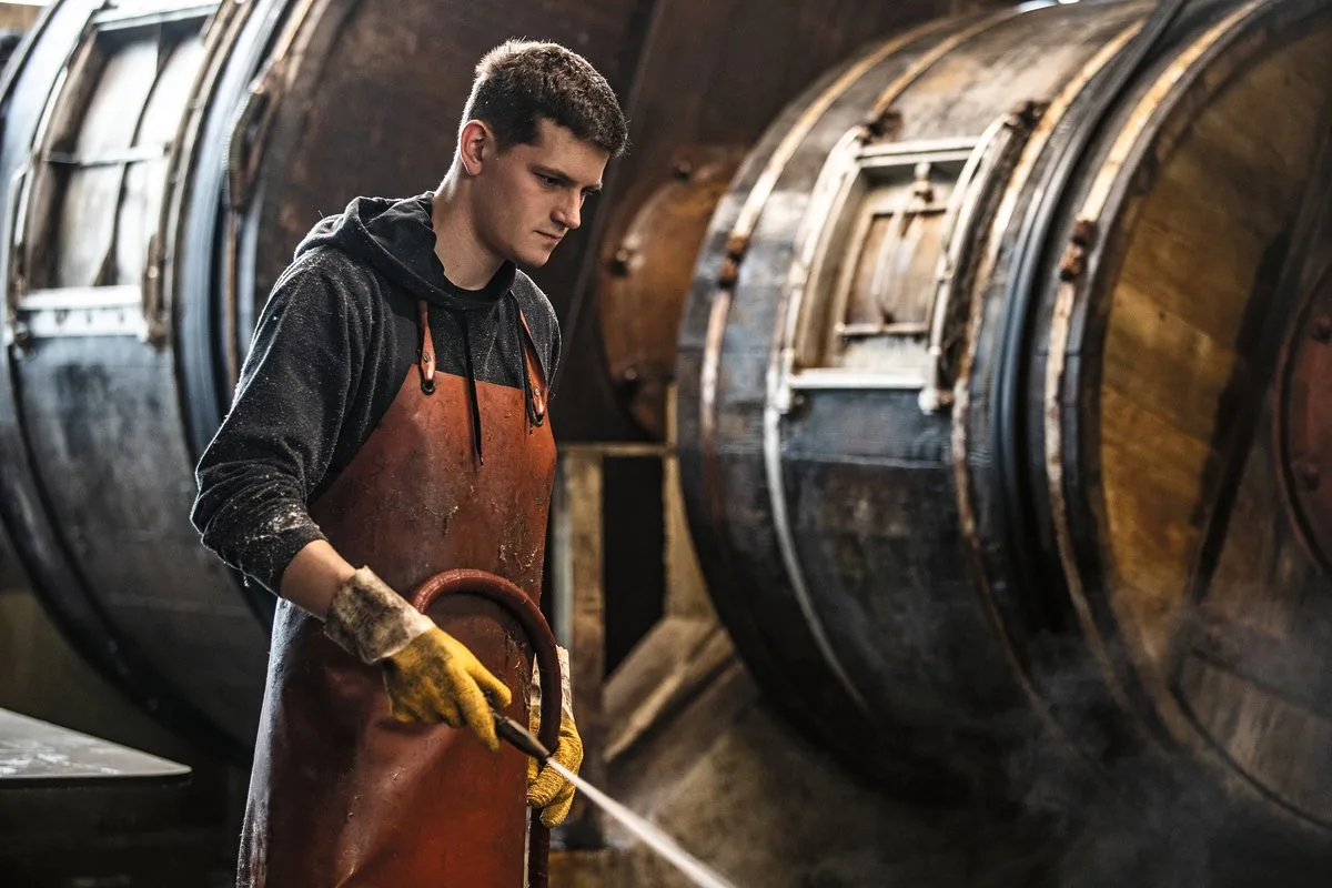 2e47fa7c26d1cc8d54360a013ea15dcd3931b79d Julian Krötz hat 2018 die Ausbildung zum Gerbermeister abgeschlossen. Bild: Pia Neuenschwander