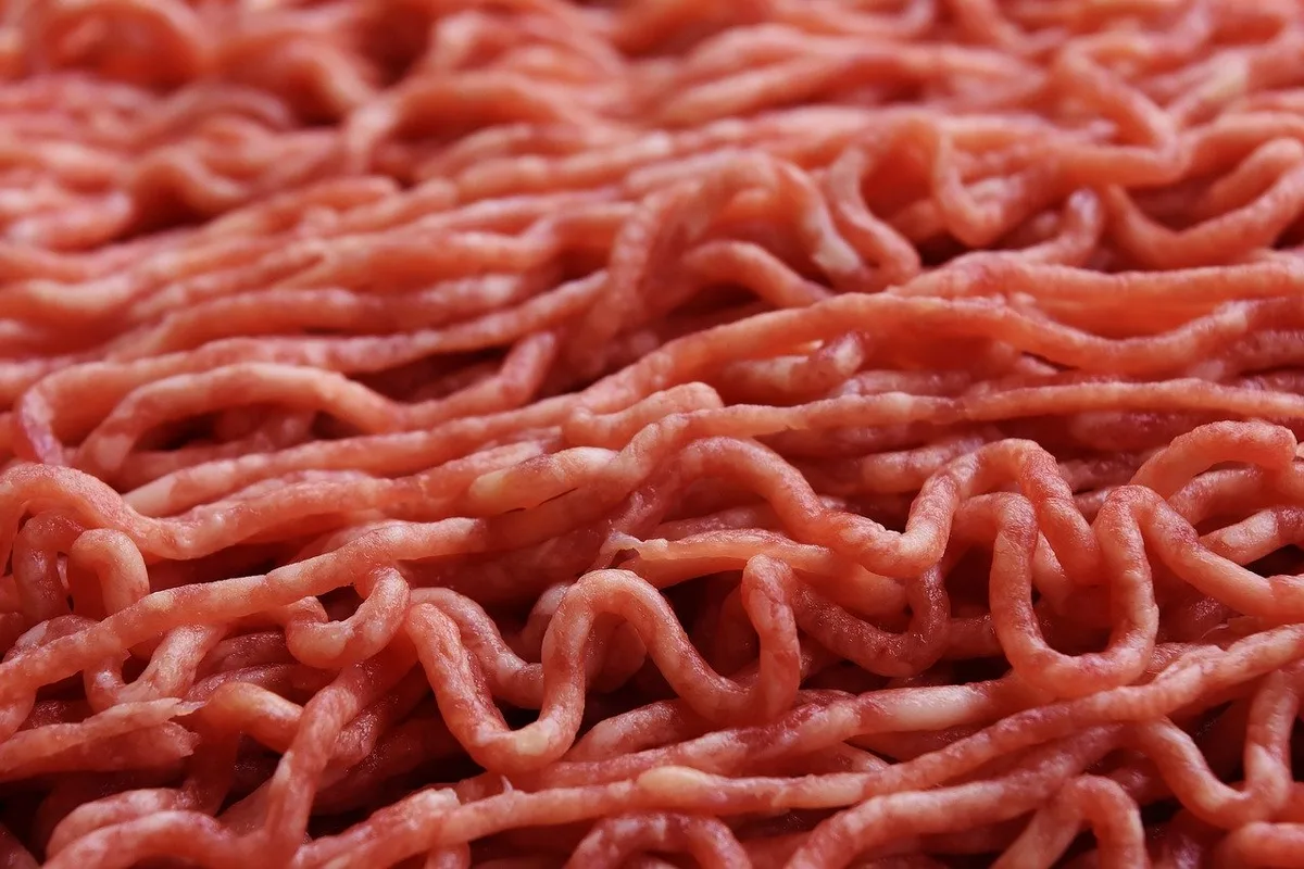 8223093b55df449139da563fd7d298f37be48080 Hackfleisch, Bratwurst und Cervelat waren im April im Detailhandel sehr gefragt. (Bild Pixabay)