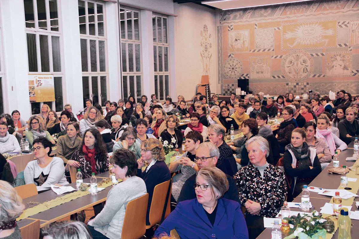 d2a4e06a9234bd32aacf29333af33c719229612b45b1a1070f8865a57eb60236 Ein Anlass für Frauen – und keine geht heute mehr hin