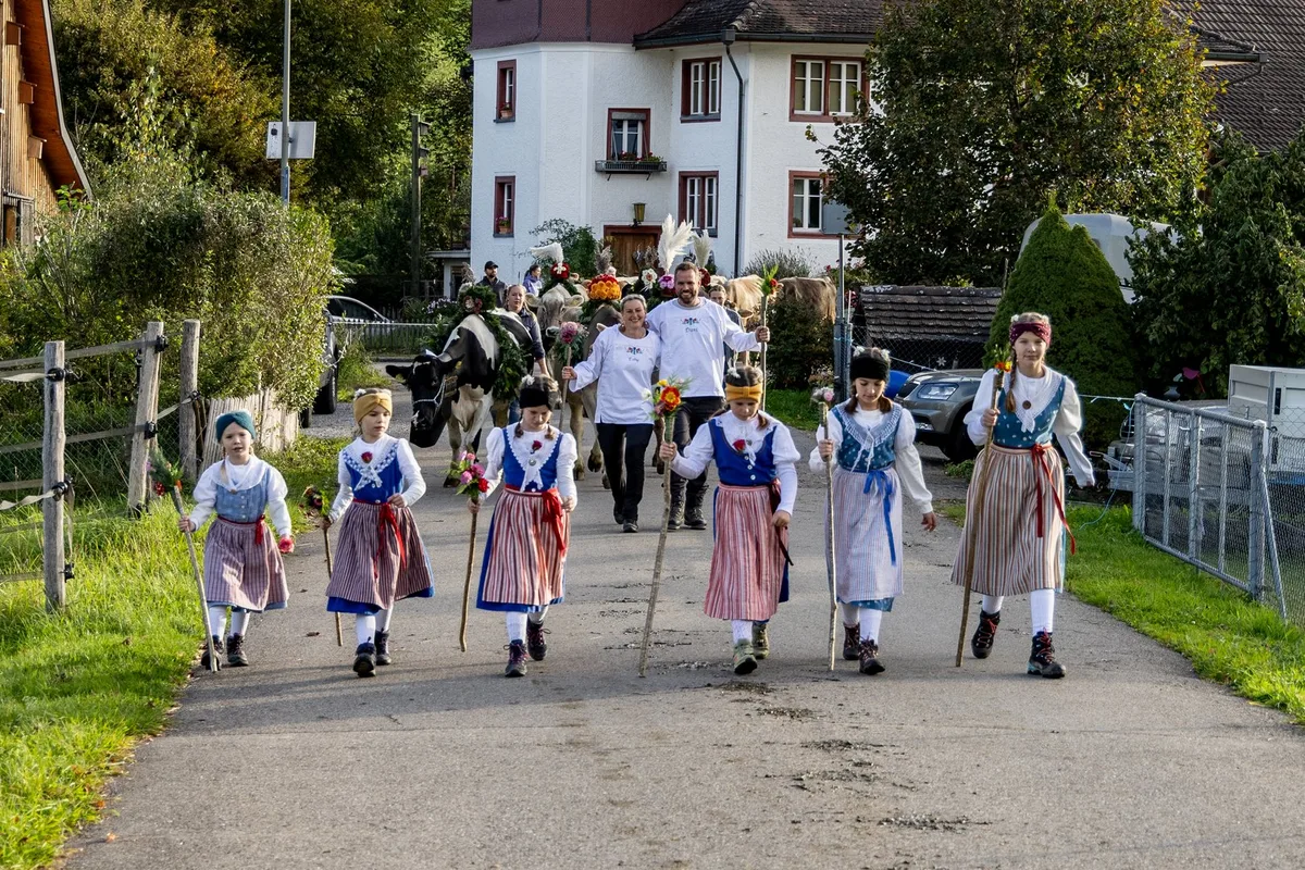 Patchworkfamilie auf dem Bauernhof mit 6 Töchtern: «Dani und ich haben ein Motto: ganz oder gar nicht», sagt Esthy Schmied