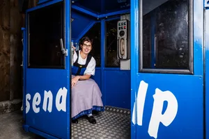 Landfrauenküche 2019 - Manuela Achermann Foto-Shooting in der Gondel (Bild: SRF/Ueli Christoffel)