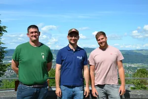 V.l.: Armin Steiner führt einen 11-ha-Betrieb, Paul Matka bewirtschaftet 850 ha und Julian Köller betreibt Ackerbau mit Weiderindern auf insgesamt 120 ha.