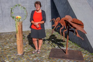 Aus dem Kanton Solothurn: Erhielt nach vier Jahren berufsbegleitender Weiterbildung das Diplom zur Imkerin mit eidgenössischem Fachausweis: Heidi Rütti, Matzendorf. (Bilder Apisuisse)