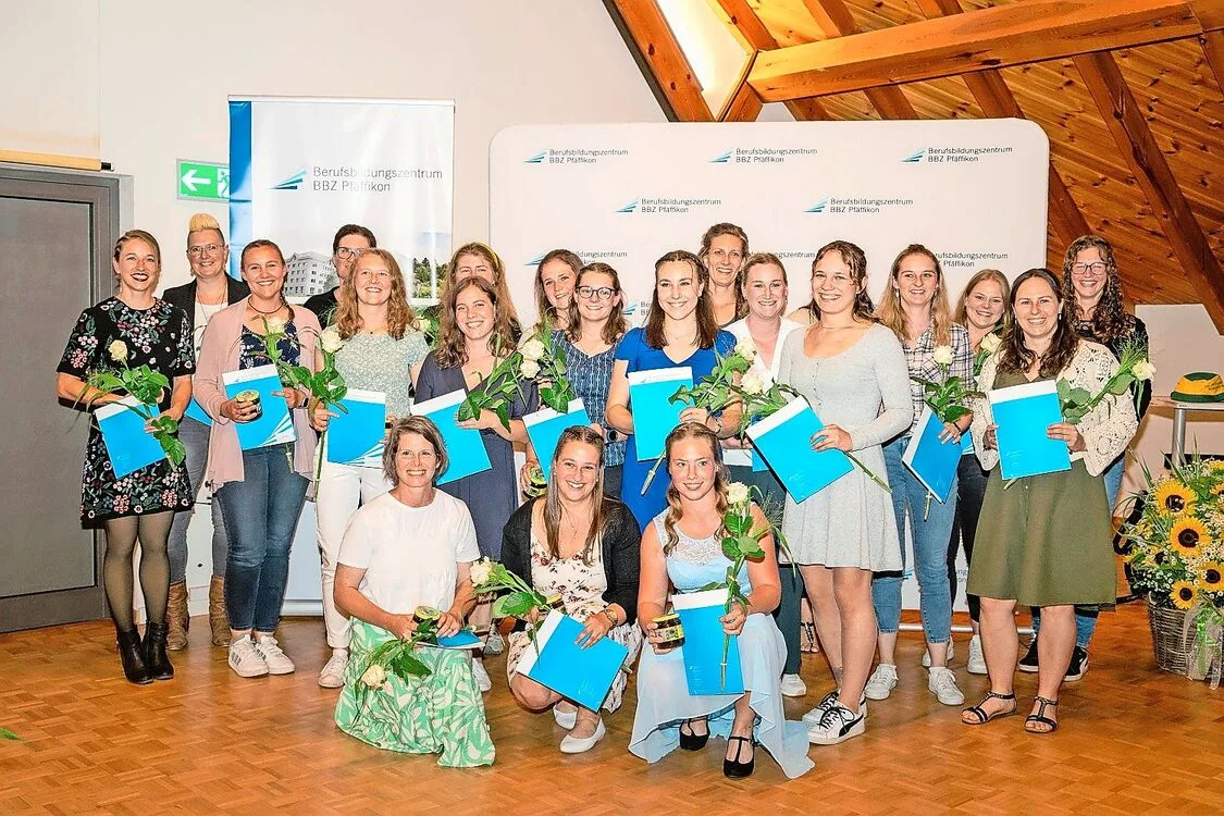 Die Absolventinnen der Bäuerlich-Hauswirtschaftlichen Fachschule am BBZ Pfäffikon.