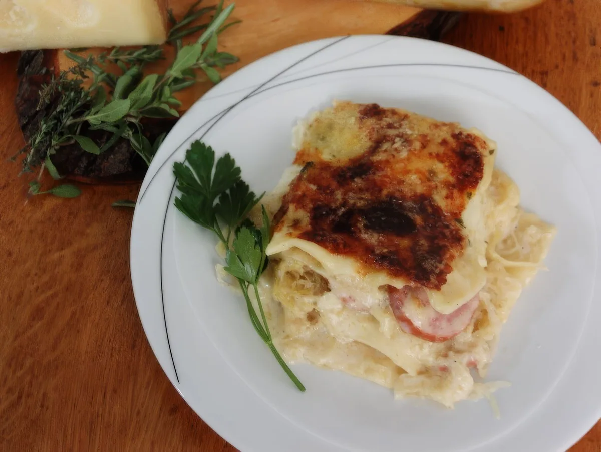 b9eb17f0a0c620048626f857308a5dda8bd0f0a6-topaz-lighting-upscale-2x Lasagne à la Berner Platte