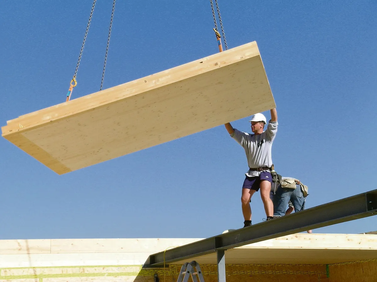 c2590b650a650446b14163acd3510fc691ac0c4a Nicht alles Bauen mit Holz ist teurer geworden. Betroffen sind vor allem importierte und verarbeitete verleimte Holzteile. (Bild Lignum)