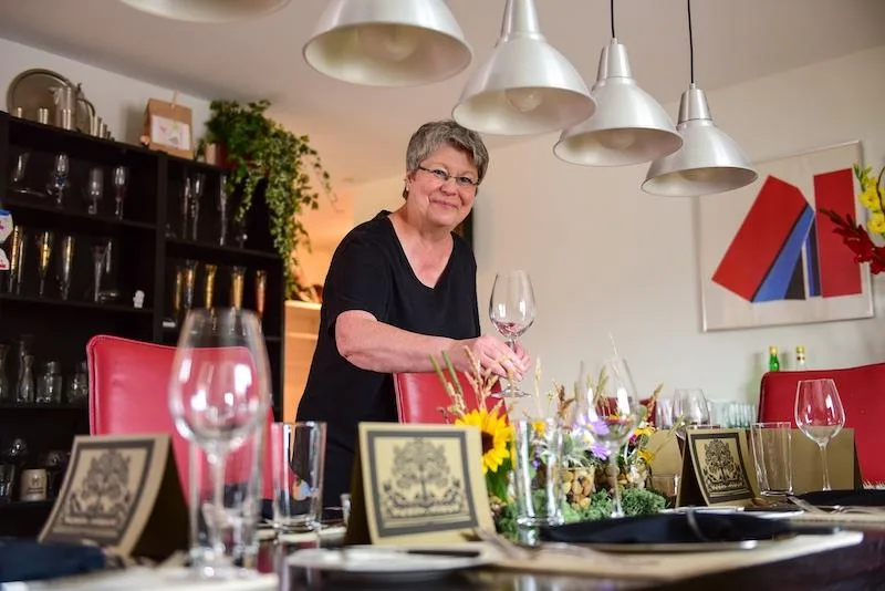 9ce891c325aaa43f77f8cce0349278e889f7da1a Elisabeth Müller-Frey bevorzugt Rezepte aus der Kategorie «was Grossmutter noch wusste». Bei ihr ist ein schön gedeckter Tisch ebenso wichtig wie das gute Essen. (Bild Swiss Tabvolata)