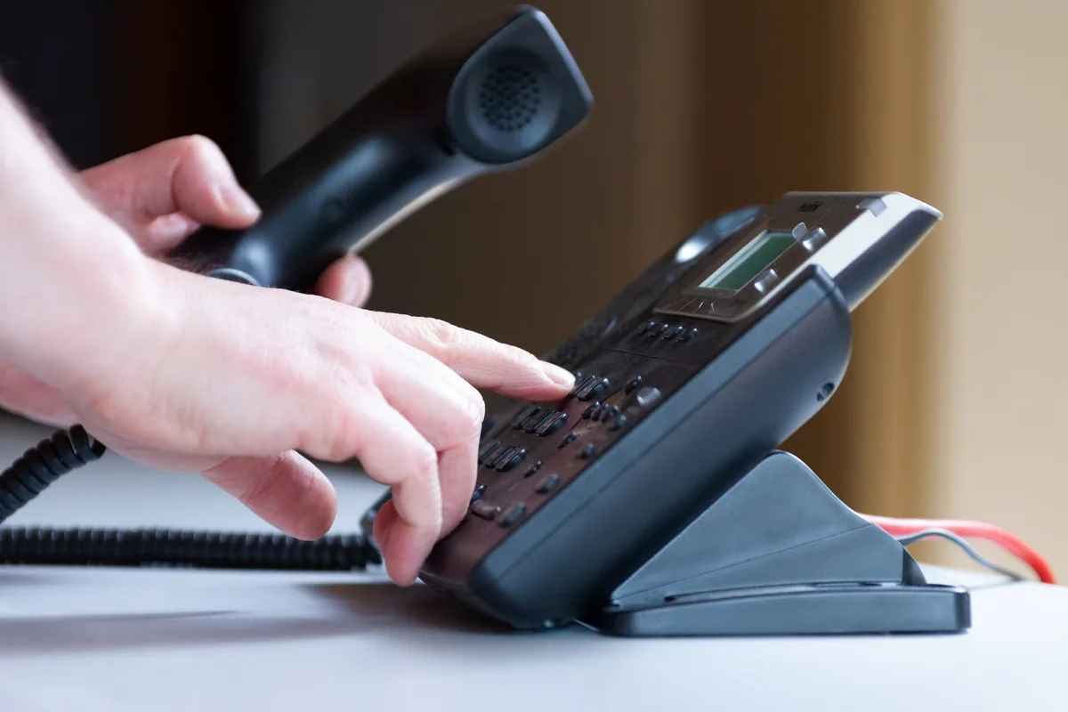 maslme_telefon Kometian bietet neu eine Hotline für Nichtmitglieder an