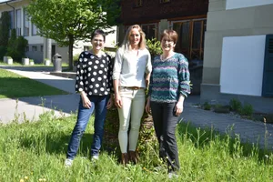Die neue Präsidentin Ursula Aeschlimann mit der Geschäftsführerin Aline Plüss und der scheidenden Präsidentin Margrit Haldemann (v. l. n. r.).