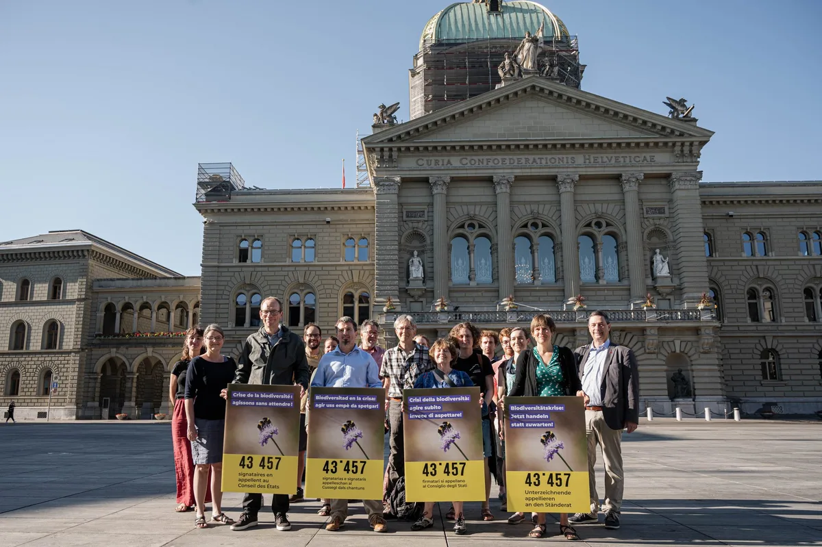 Appell_BD 43'000 Erwachsene und Kinder unterschreiben für Gegenvorschlag zur Biodiversitäts-Initiative