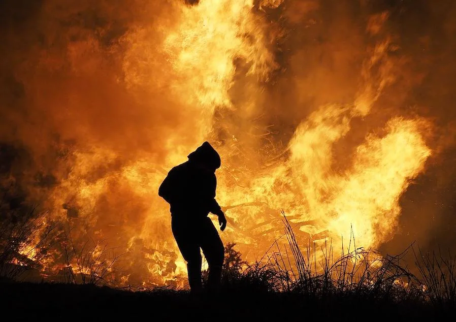 bac9410f658144443dd81439bf0c0fb48d2ab8d8 Ein australischer Feuerwehrmann ist im «Megafeu» ums Leben gekommen. (Symbolbild Pixabay)