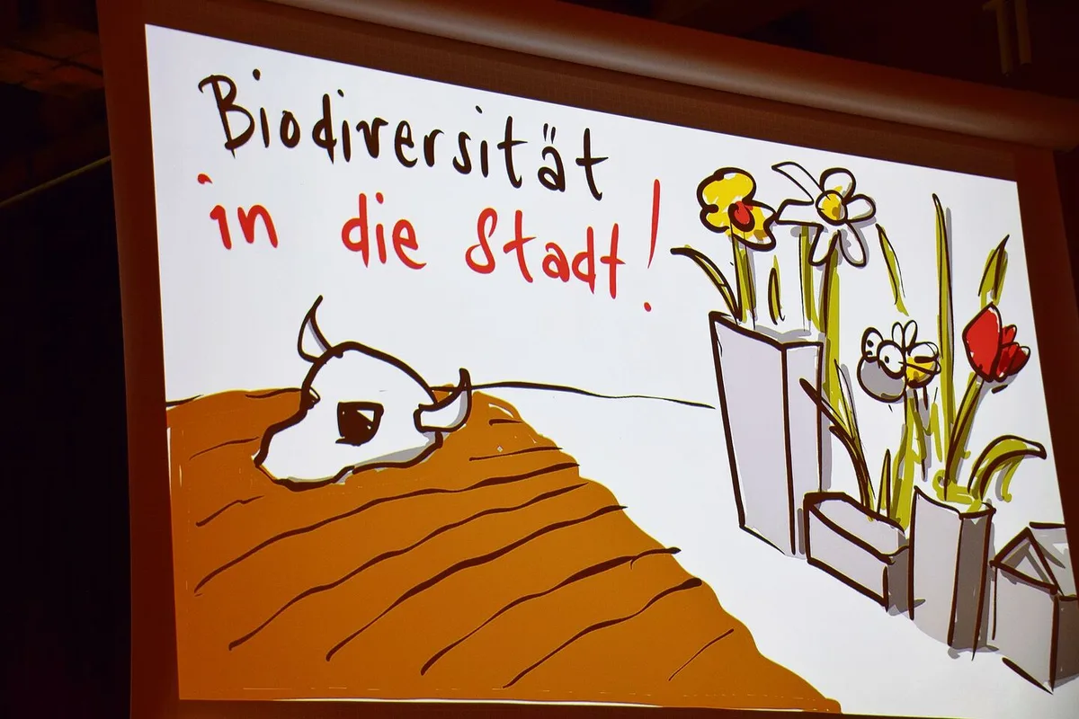 5840a8d6dcf7d01bd50f3450b09530b72a92c4725beef3b4a90e0bea8dff043f Michael Meier visualisierte den Anlass und die Diskussionen zeichnerisch auf Papier.