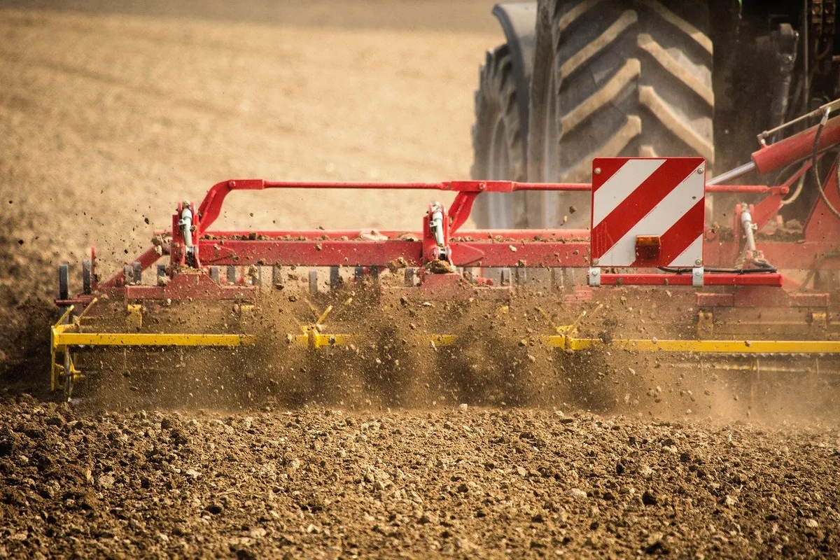 0e4d9a14c321c28efd3810bd51a682b7a5410e88 Mit der 3-jährigen Grundbildung soll der Beruf Landwirt/in vor allem für Zweitausbildner, Nachholbildner, Nebenerwerbs- und «einfache» Betriebe mit nur einem Betriebszweig attraktiv bleiben. (Bild schauhi/PIxabay)