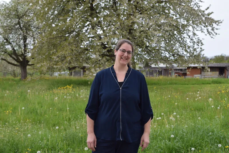 8b60040b087df57bce59dfae9e1ce63e8ca5b9f3 Corina Stäheli führt das Strohhotel in zweiter Generation. (Bild sgi)