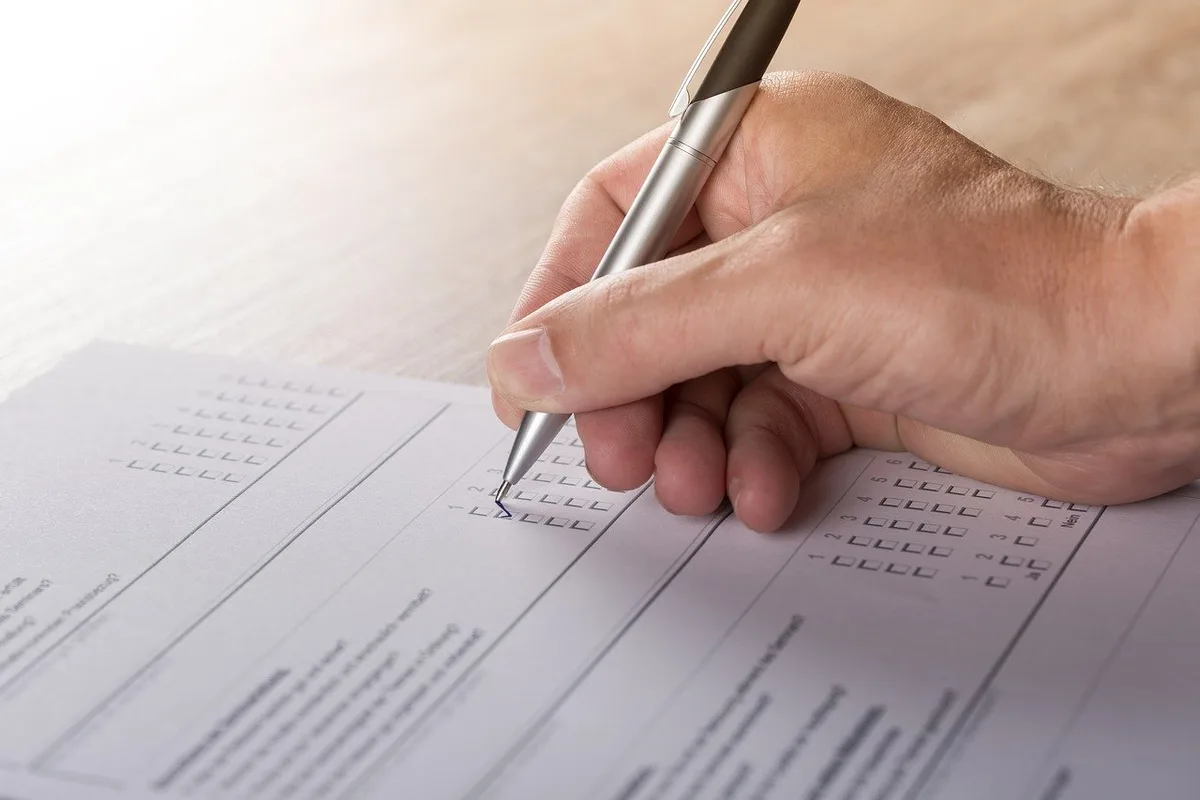 50296fdecd173aaf03bc94bc6f3b37f33b7151d2 In der Umfrage werden Fragen zur Hofübergabe, zu Wohnrechten, der Pensionskasse und Investitionen gestellt. (Bild Pixabay)