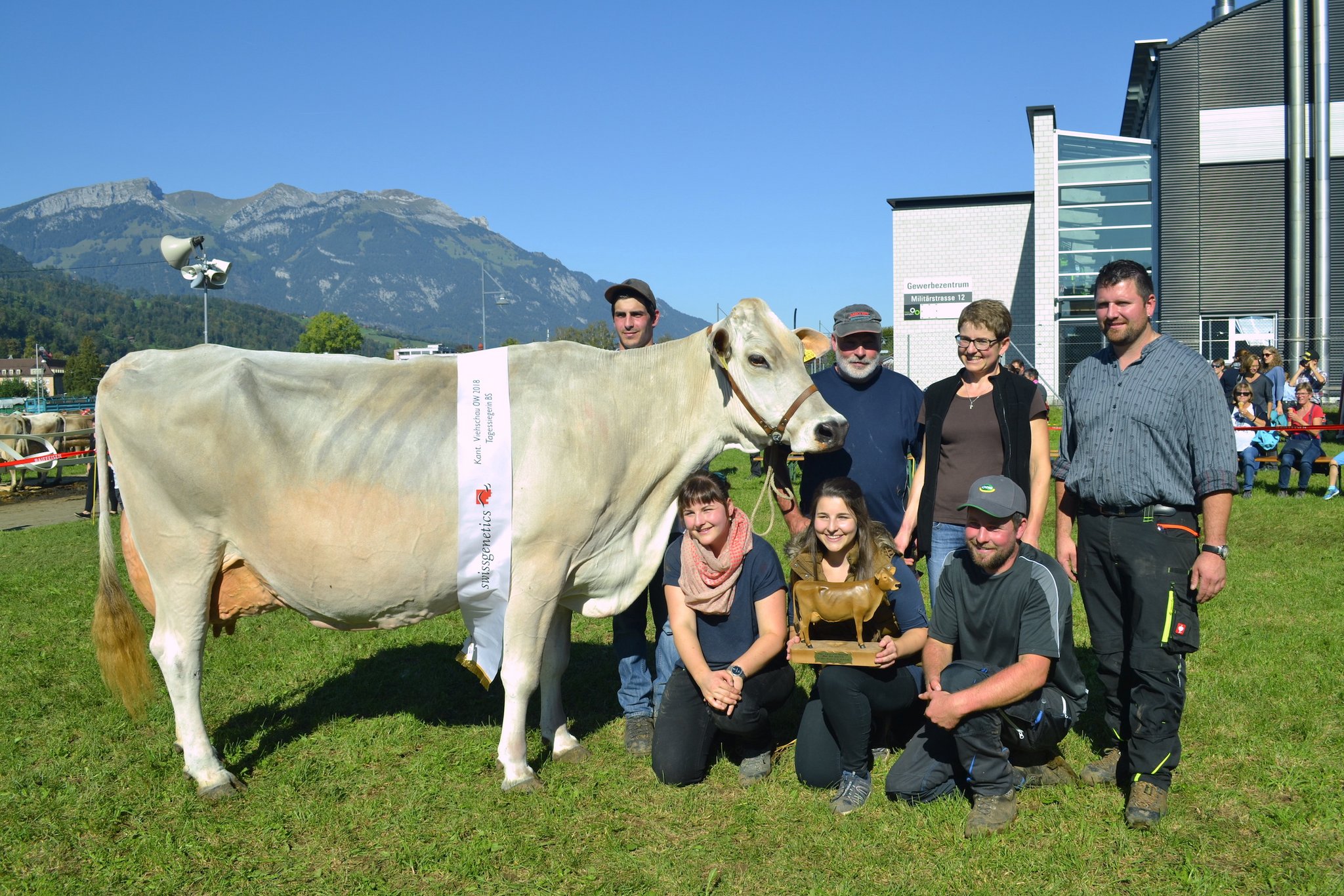 MIss Obwalden 2018 Jongleur Europa von Paul Reinhard, Schild, St. Niklausen. (Bilder Paul Küchler)