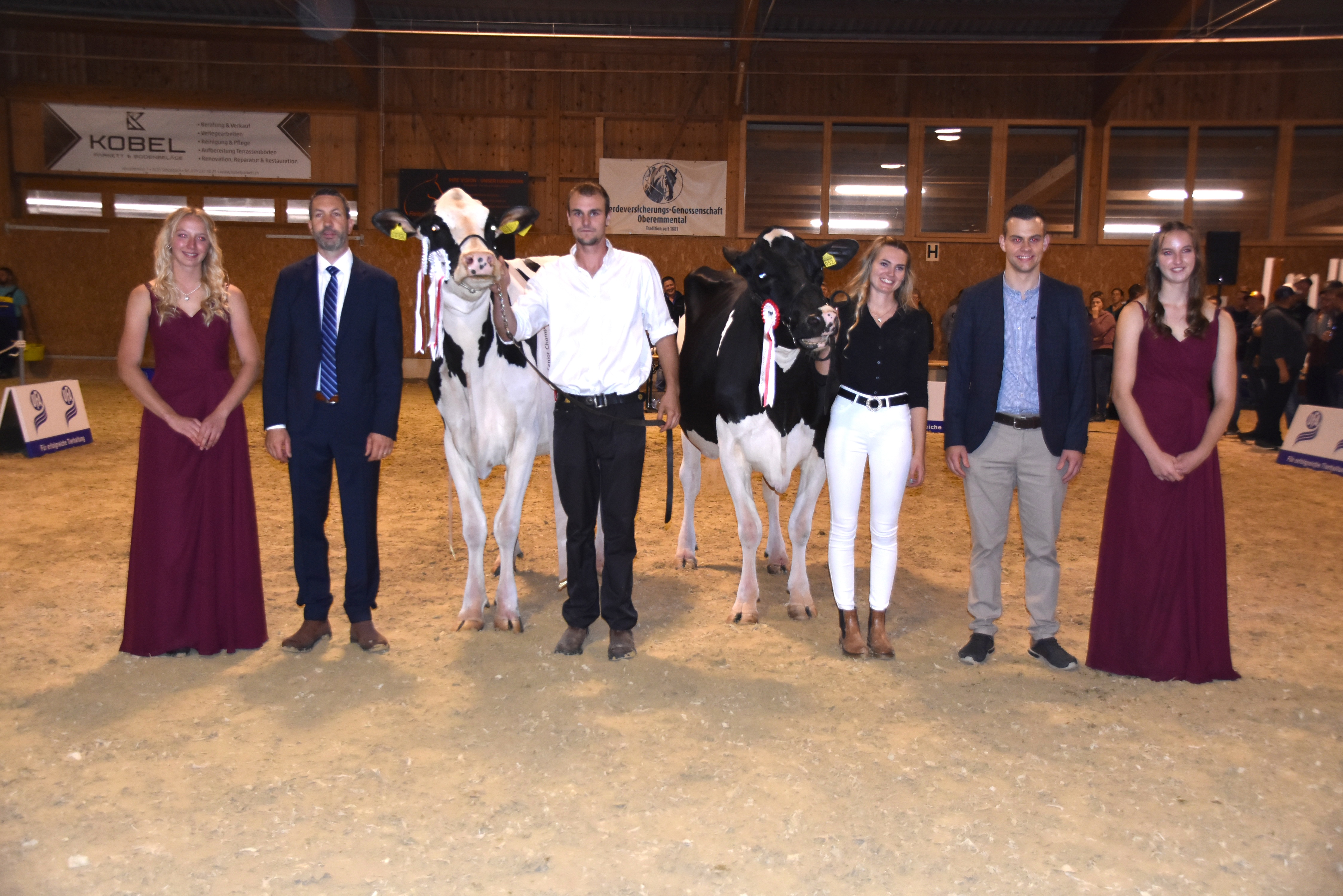 Die Senior-Miss Mountainfarm Mooi Louisa P (l.) von Daniel Emmenegger aus Flühli LU und die Reserve Top Gun Duke Marshmallow von Beat Krebs, Gerzensee BE.