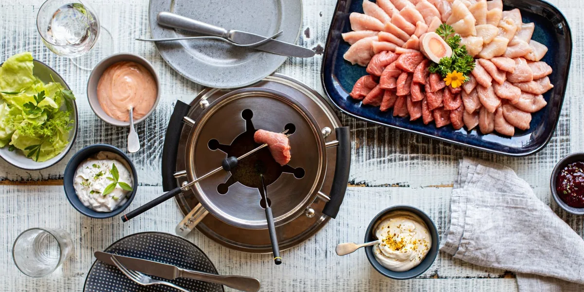 1559b3ddf5083e52e0f67ad6f5f04a73aedcc654 Fondue Chinoise ist ein typische Gericht für die Feiertage. (Bild Swissmilk)