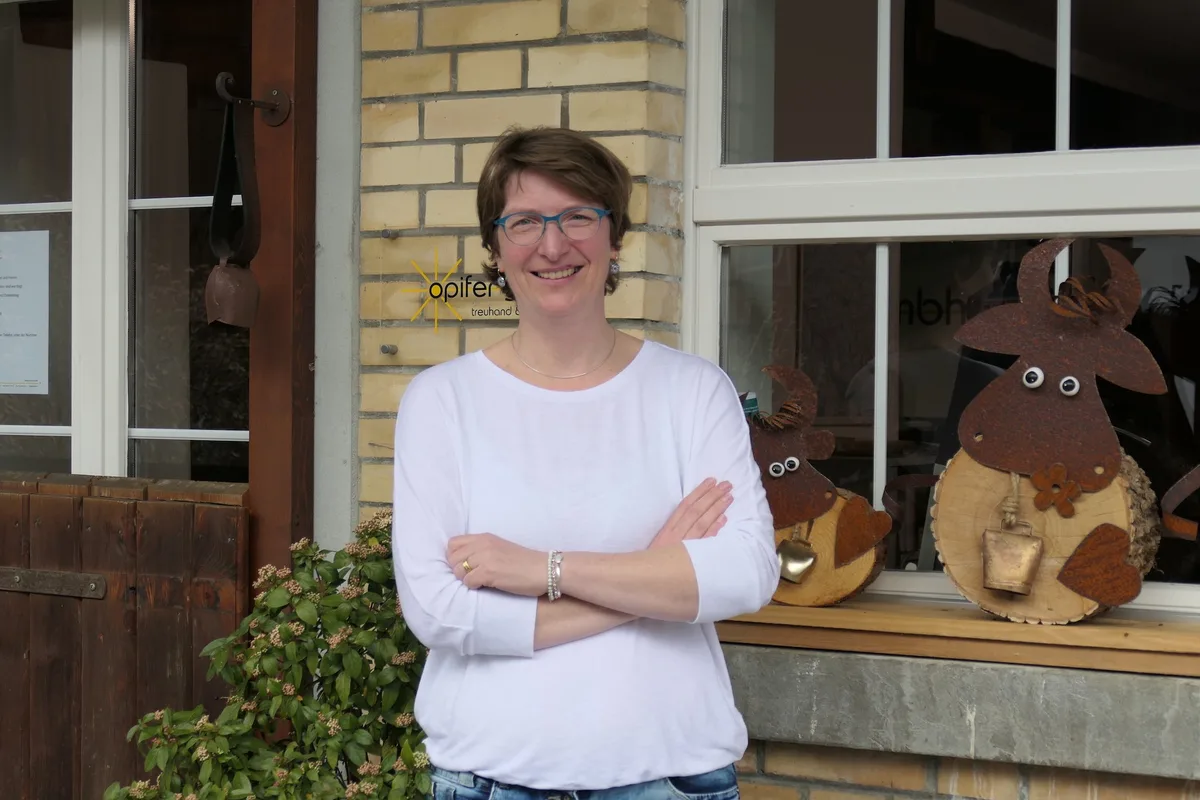 Agrotreuhänderin Sara Fazan hilft beim Suchen von Lösungen