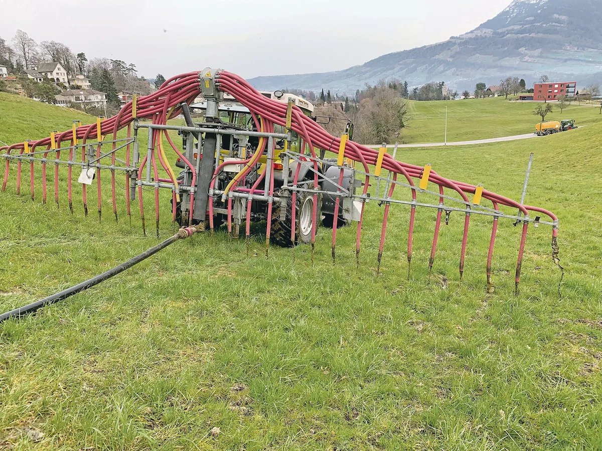 c4975267fcb76e71665eadc1110048d39d39ffc0 Im Kanton Luzern sind die Pläne für ein Schleppschlauch-Obligatorium weit gediehen. Im Unterschied zu Thurgau gibt es hier aber keine zusätzlichen Beiträge.(Bild js)