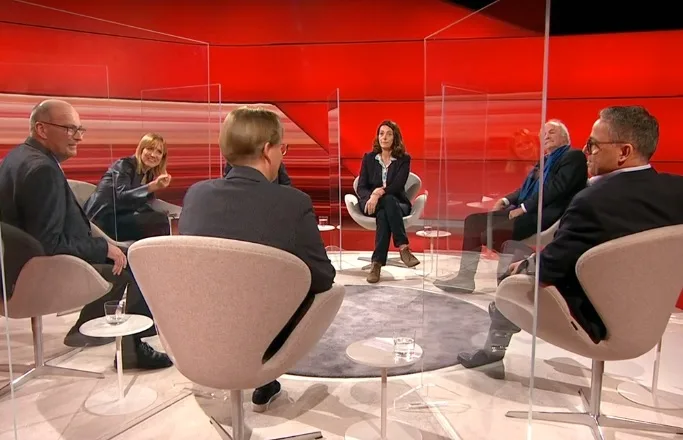 2c4b9061276dd69fcc0cc91436710cc0bdac3322 Wenig harmonische Gruppe: Die Club-Diskussionsrunde vom Dienstagabend mit Moderatorin Barbara Lüthi (2.v.l.). (Bild Screenshot)