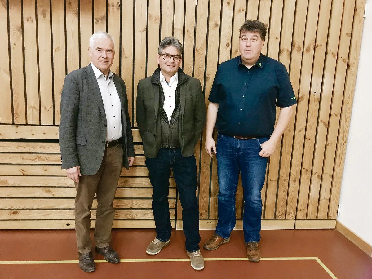 32787abb27657c5fbb7c848b91f91aa745d1dd4d Der zurücktretende ZBV-Präsident Hans Frei, der als Nachfolger nominierte Martin Haab sowie Geschäftsführer Ferdi Hodel.(Bild Alexandra Stückelberger)