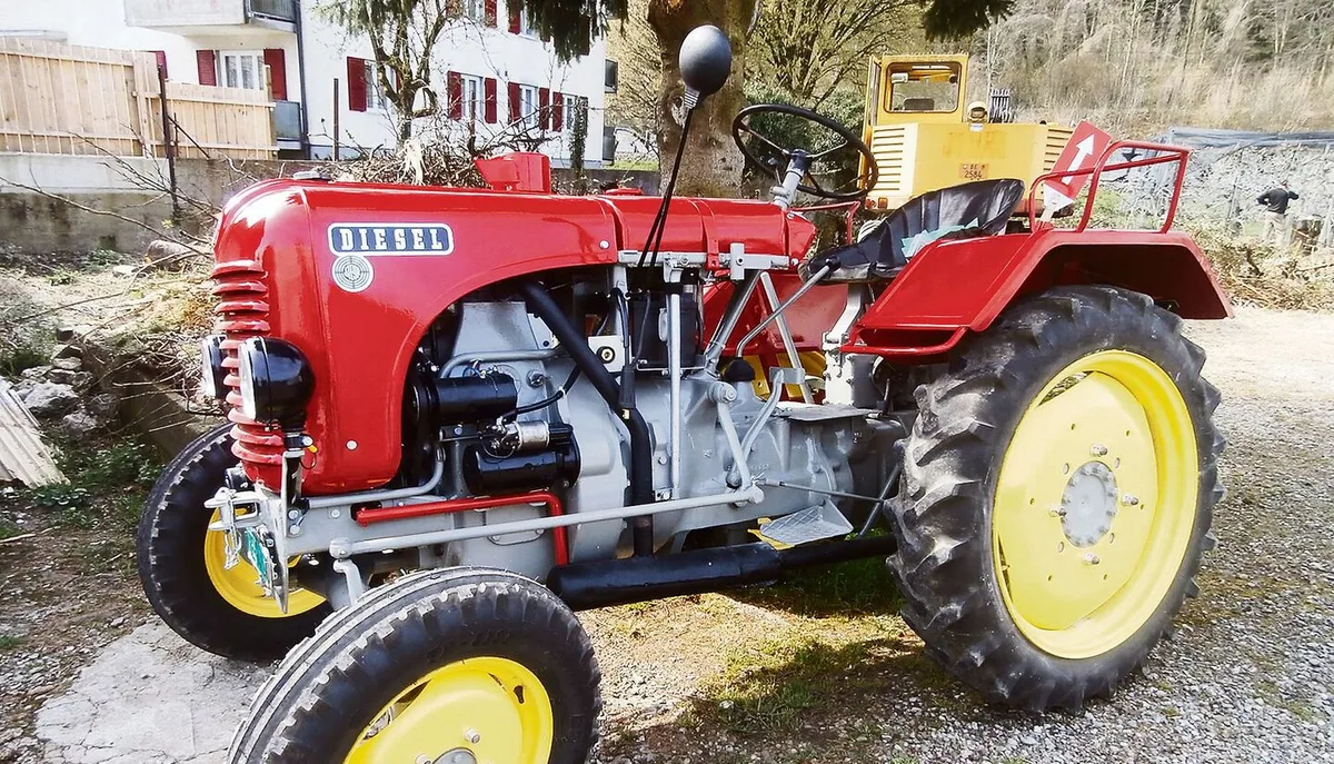 b9a28a26c620ef981bfbb760d18b0a7fe2cc294fe139f238fbb8063ae3134598 Der Bauernhof wurde im Jahre 2000 verkauft. Der Oldtimer Steyr T 84 blieb aber im Besitz der Familie und wurde umgebaut.