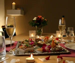 Ab 9. September 2014 lässt es sich bei Bäuerinnen und Landfrauen geschmackvoll und gesund speisen. (Bild: Christian Alex / pixelio.de)