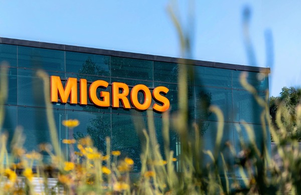 Migros investiert trotz Gewinneinbruch in Klimaziele