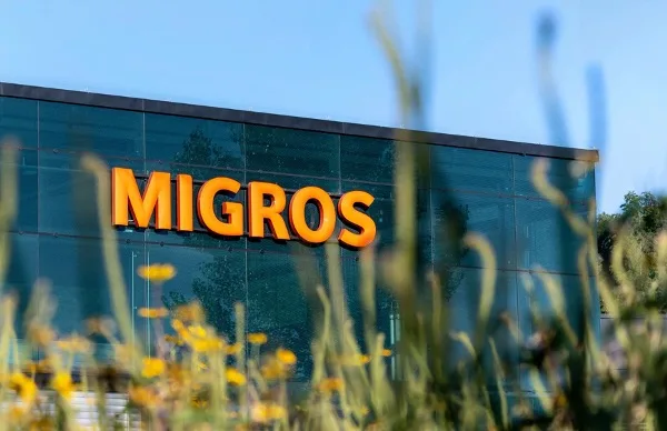 Migros investiert trotz Gewinneinbruch in Klimaziele