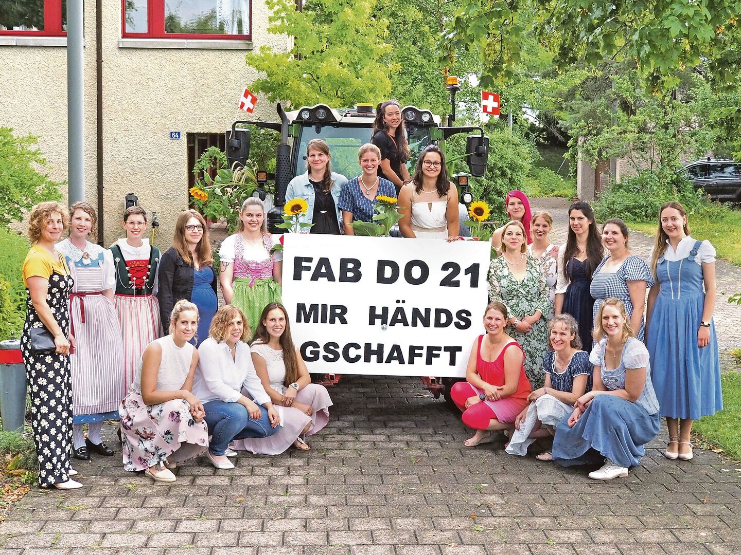 Die aufgestellte Donnerstagsklasse: Sie haben die Fachausbildung Bäuerin / Bäuerlicher Haushaltleiter während vier Semestern absolviert.