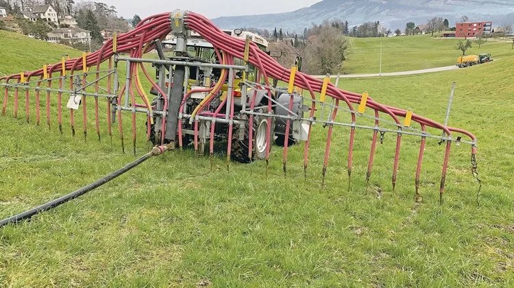 a1189ac6bbc82ff6fc889ae92c04724b822c7d0b Wir fragten drei Produzent(innen), wie sie vom Obligatorium betroffen wären. (Bild Josef Scherer)