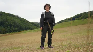 Andrea Joss stand nach der Scheidung mit ihren drei Kindern vor dem Nichts. Im Film kommt sie zu Wort.
