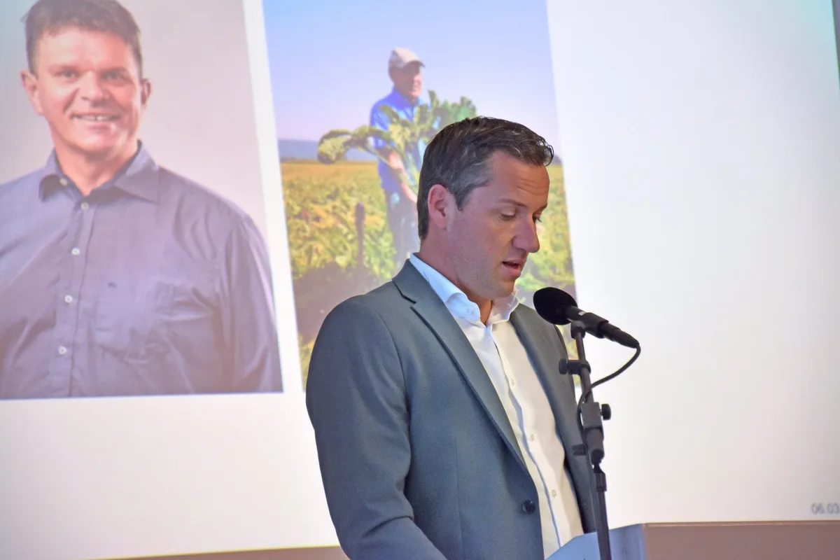 Flury_16_ «Letztes Jahr war zum Vergessen»