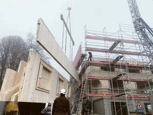 Bauen, ob zum Wohnen oder für Ökonomiebauten, bedingt frühzeitige und umfassende Planung. Spätere Wünsche erst während der Bauphase können sonst sehr teuer werden. (Symbolbild Josef Scherer)