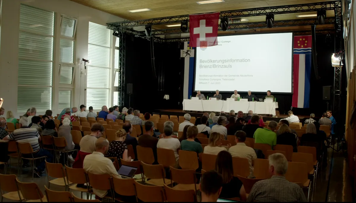 Infoveranstaltung_Brienz_07.06.23 Eine baldige Rückkehr in die Ställe ist für Brienzer Landwirte nicht absehbar
