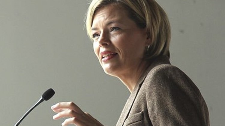 "Auf der einen Seite wollen wir höhere Tierwohlstandards haben, aber als Verbraucher nicht mehr Geld dafür ausgeben", kritisierte Julia Klöckner. (Bild Lothar Spurzem)