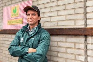 Roman Hartmann (40) gründete 2014 gemeinsam mit Co-CEO Tobias Schubert Farmy. Der aus Russland stammende Wahlschweizer lebt mit seiner Familie in Zürich.