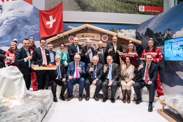 523e11665730f4b2c549fb34184d657fe5c40a3b Hintere Reihe: Urs Schneider, Dr. Lorenz Hirt, Hanspeter Kern, Isabelle Chevalley, Joachim Rukwied, Hansjörg Walter, Dr. Prof. Bernard Lehmann, Dr. Christian Boetticher. Vordere Reihe: Vytenis Andriukaitis, Phil Hogan, Johann Schneider-Ammann, Christian Schmidt, Christine Schraner Burgener, Michael Müller. (Bild lid)